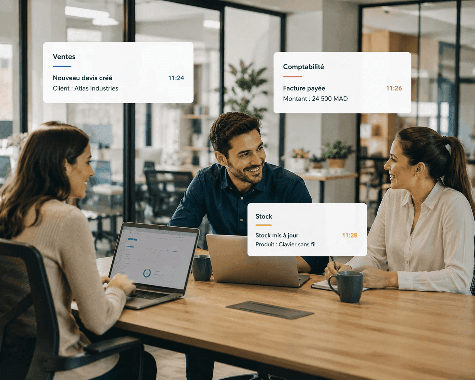 Une équipe travaille sur les ventes, la comptabilité et le stock dans Gest360